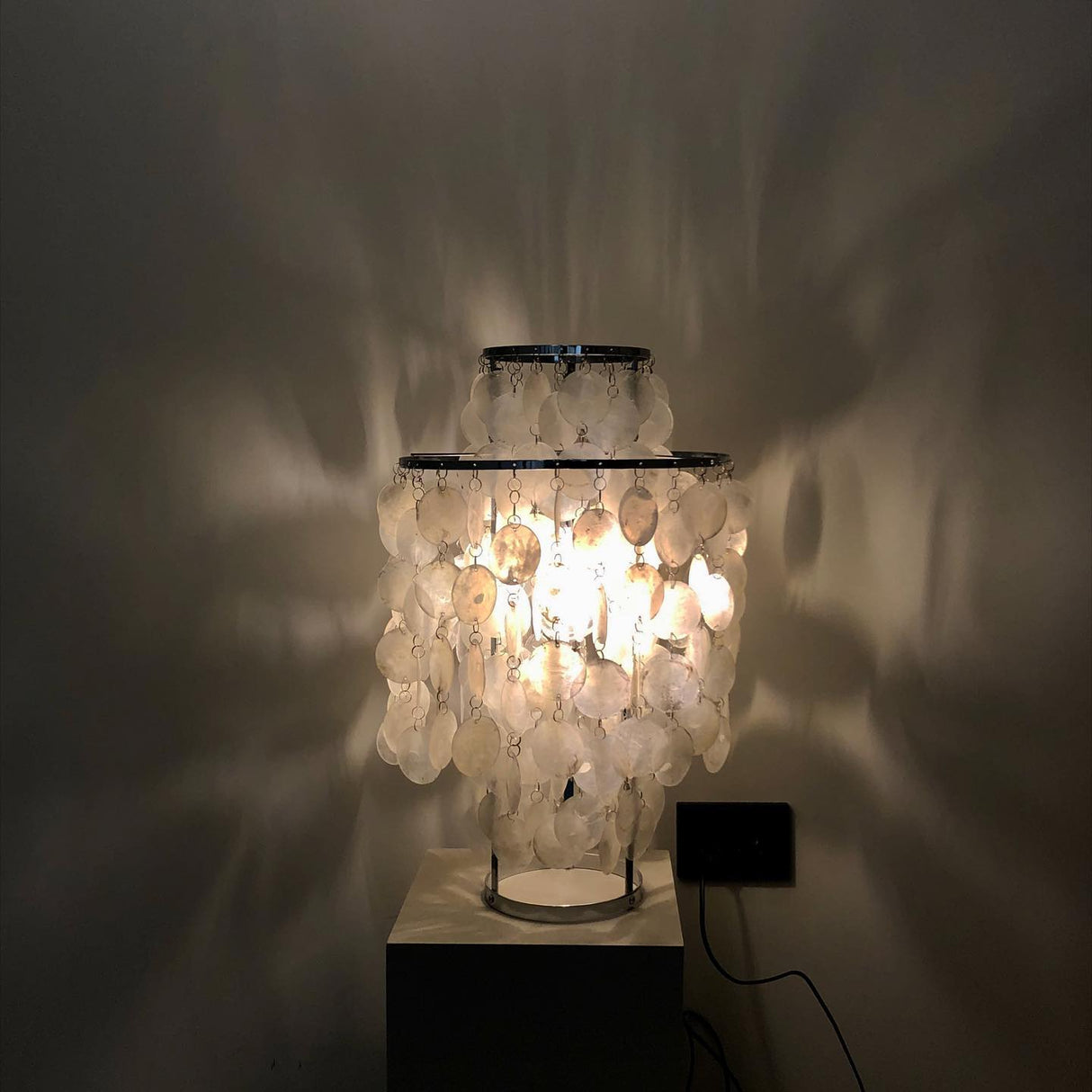 Seashell Table Lamp  Mother of Pearl Cascading Design - Product detail 6