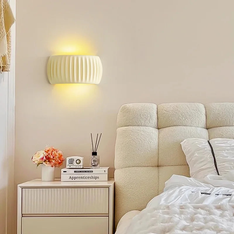 Modern Wall Sconce  Ribbed Resin Design - Product detail 5