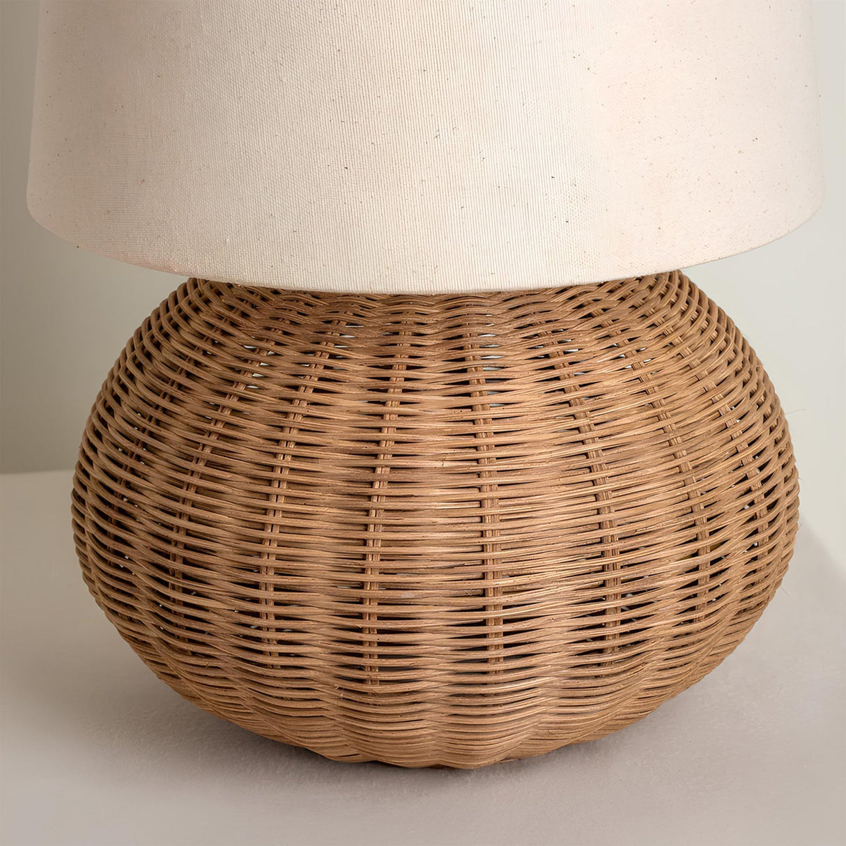 Rattan Table Lamp  Natural Woven Base With Linen Shade - Product detail 7