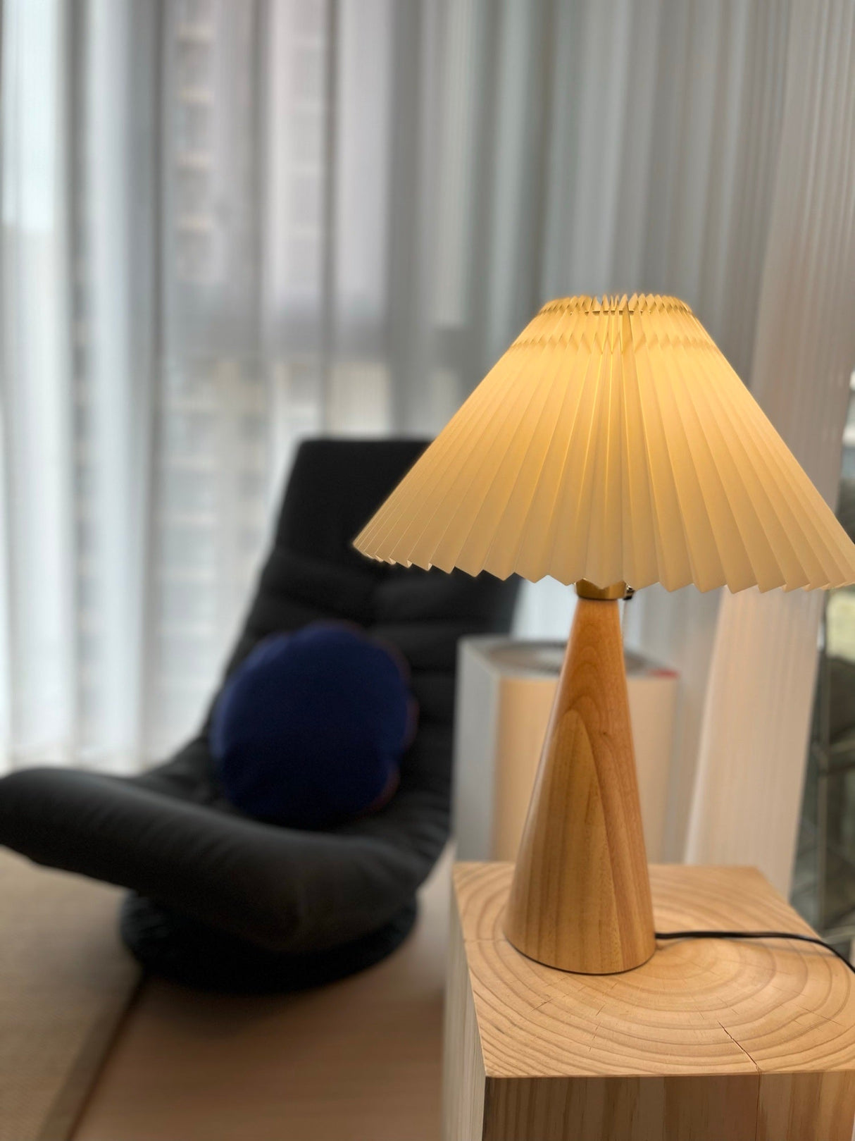 Wooden Table Lamp  Pleated Linen Shade Mid-Century Design - Product detail 43
