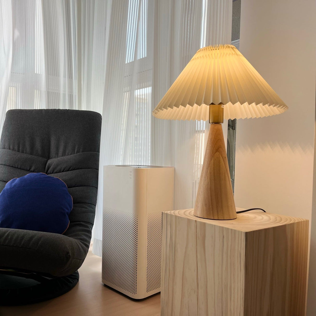 Wooden Table Lamp  Pleated Linen Shade Mid-Century Design - Product detail 5