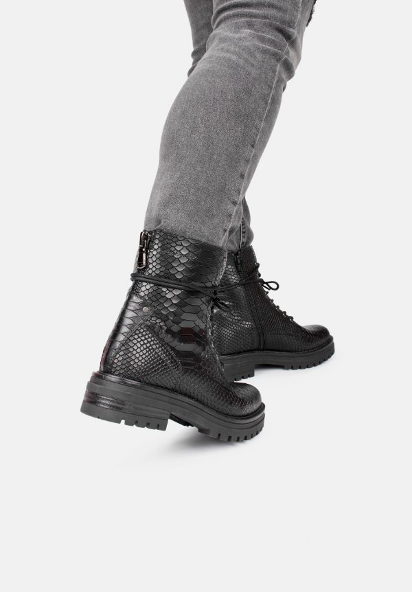 Combat Boots For Women  Python Pattern Leather Lace-Up Design - Detailed view