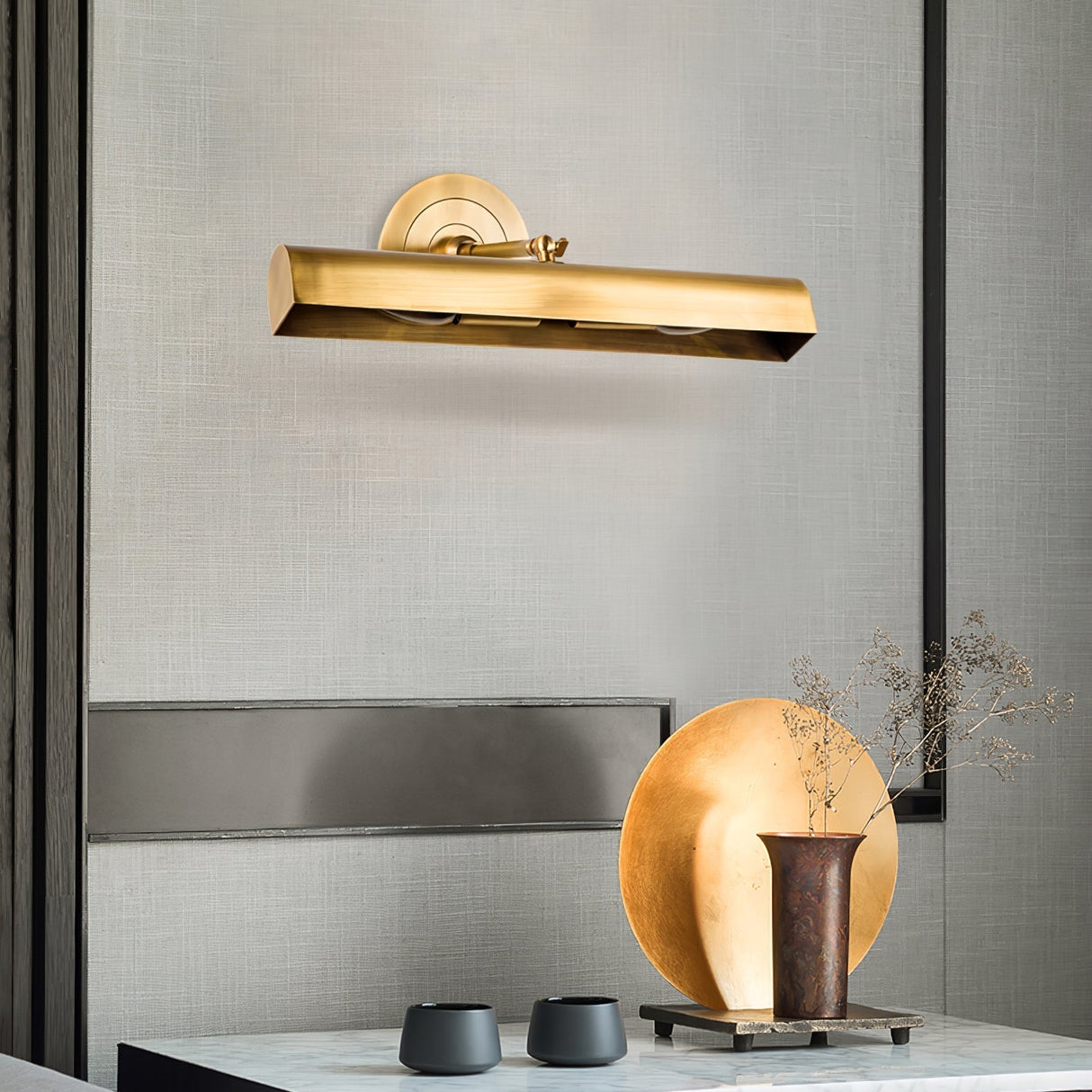 Modern Gold Wall Lamp  Linear Brass Finish - Detailed view