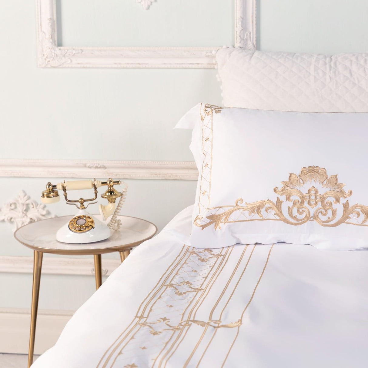 Luxury Bedding Set  White Egyptian Cotton Gold Embroidery - Product detail 5