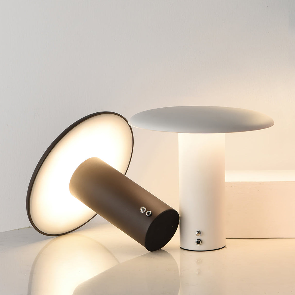 Modern LED Table Lamp  Wireless USB Charging Design - Product detail 4