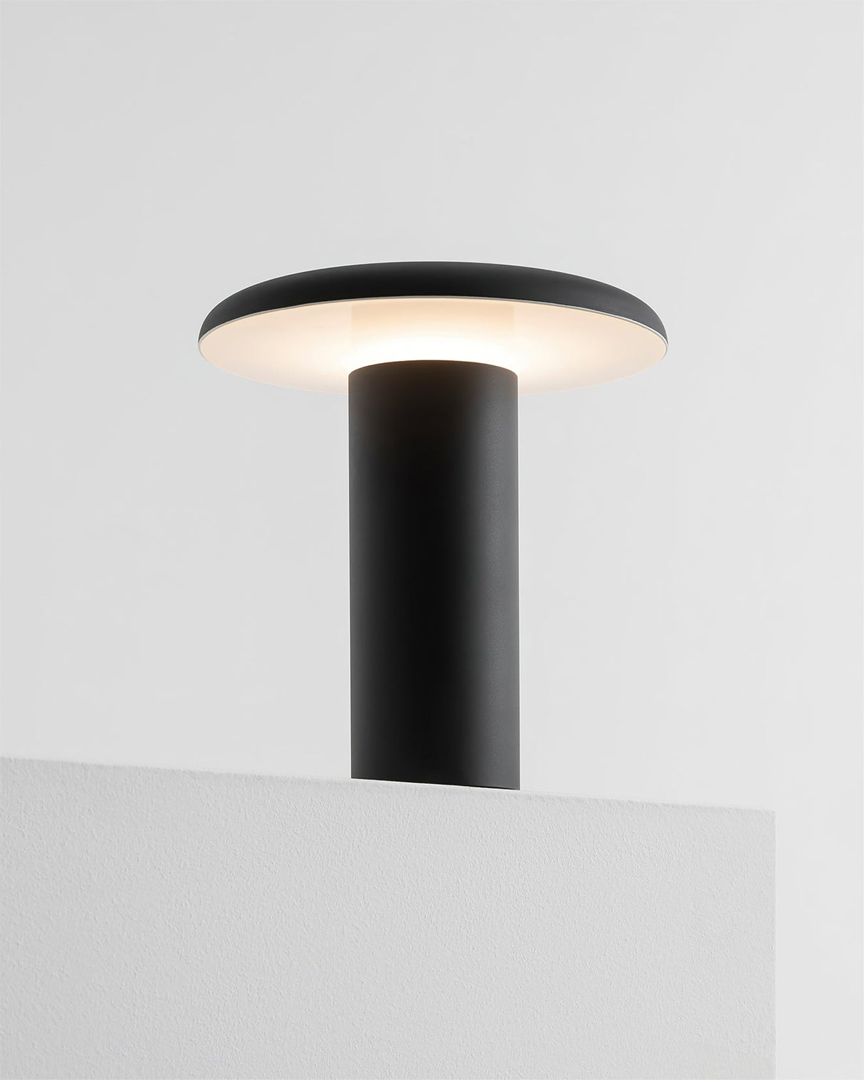 Modern LED Table Lamp  Wireless USB Charging Design - Product detail 12