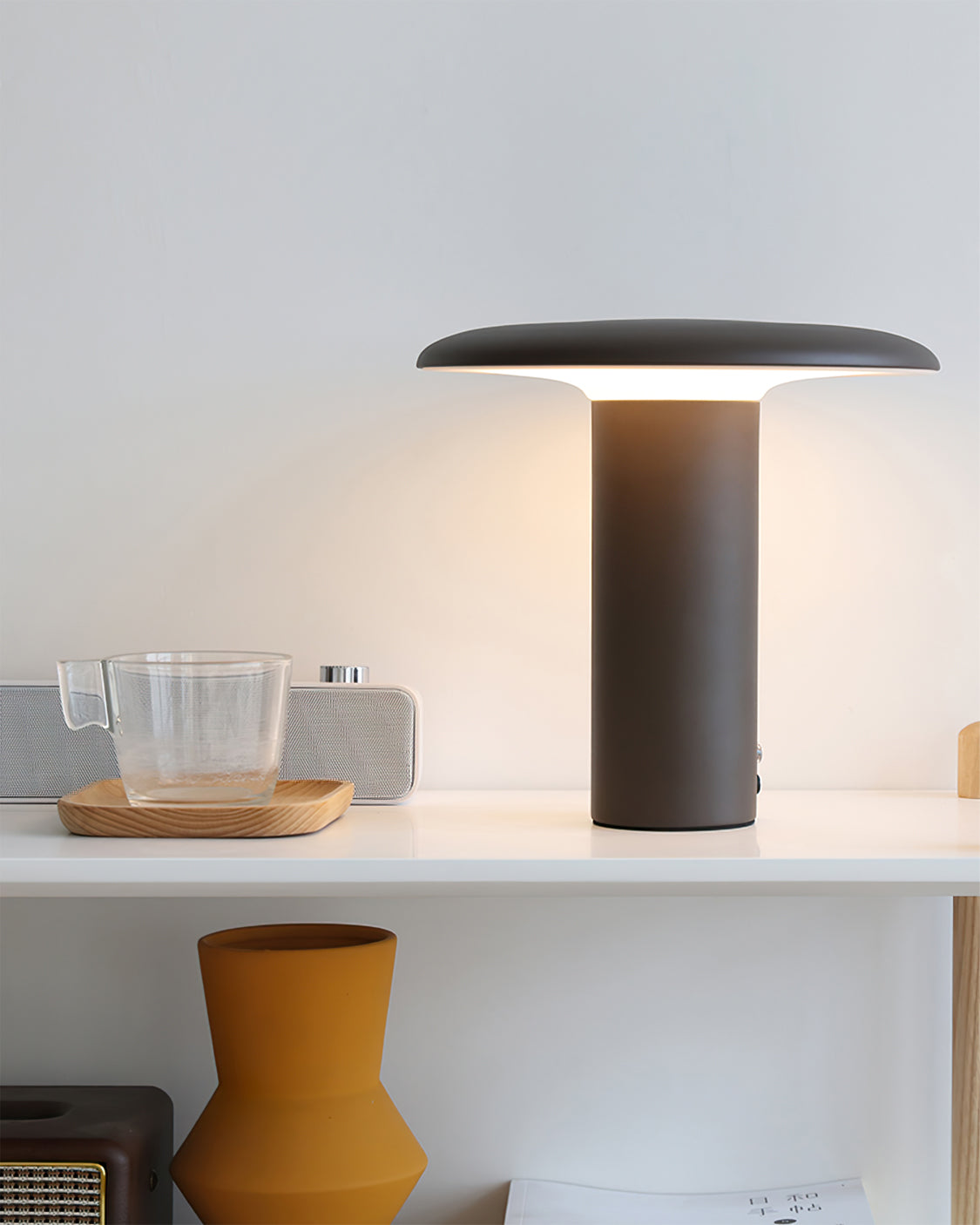 Modern LED Table Lamp  Wireless USB Charging Design - Product detail 6