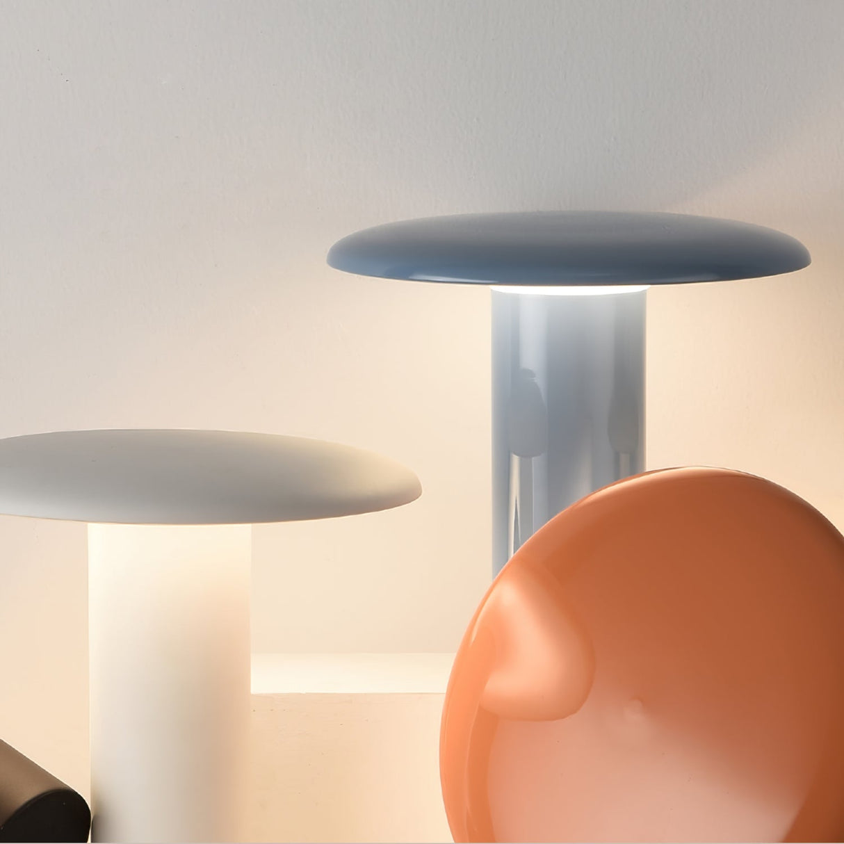 Modern LED Table Lamp  Wireless USB Charging Design - Product detail 5