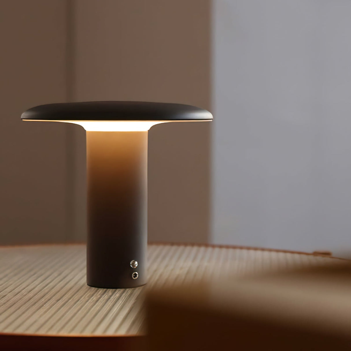 Modern LED Table Lamp  Wireless USB Charging Design - Product detail 7