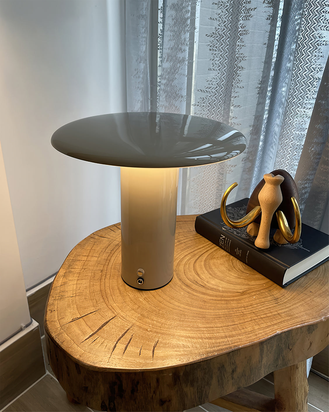 Modern LED Table Lamp  Wireless USB Charging Design - Product detail 16