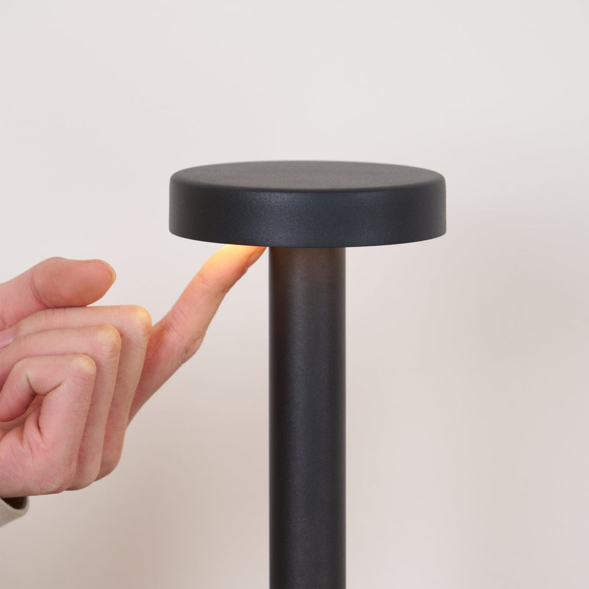 Modern LED Table Lamp  Magnetic Base Portable Design - Product detail 13