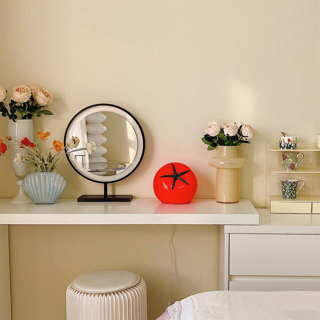 Tomato Table Lamp  Playful LED Resin Design - Product detail 4