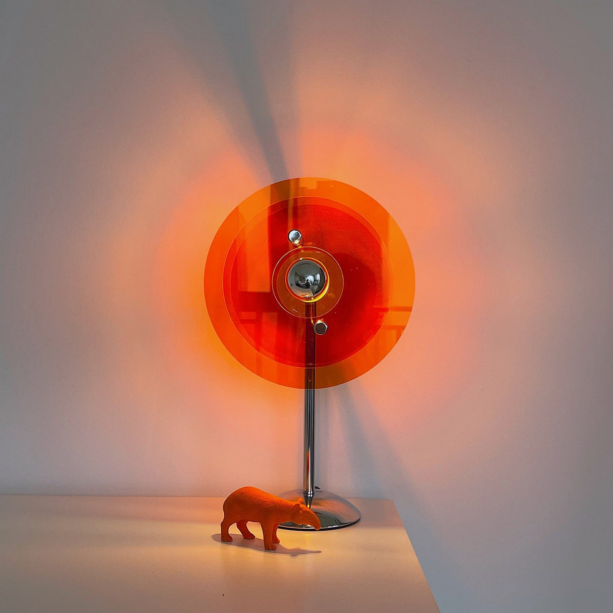 Modern Geometric Table Lamp  Orange Acrylic Disc Design - Product detail 6