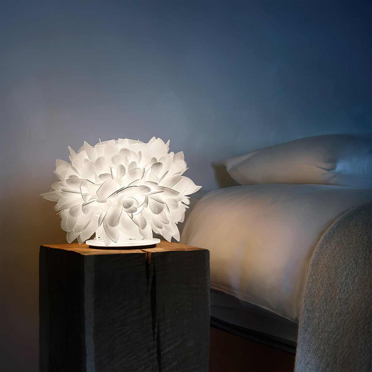 Floral Table Lamp  White Petal Design with Metal Base - Product detail 10