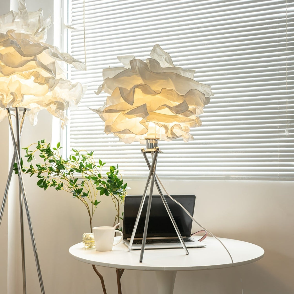 Cloud Paper Table Lamp  Sculptural White Shade Design - Product detail 9