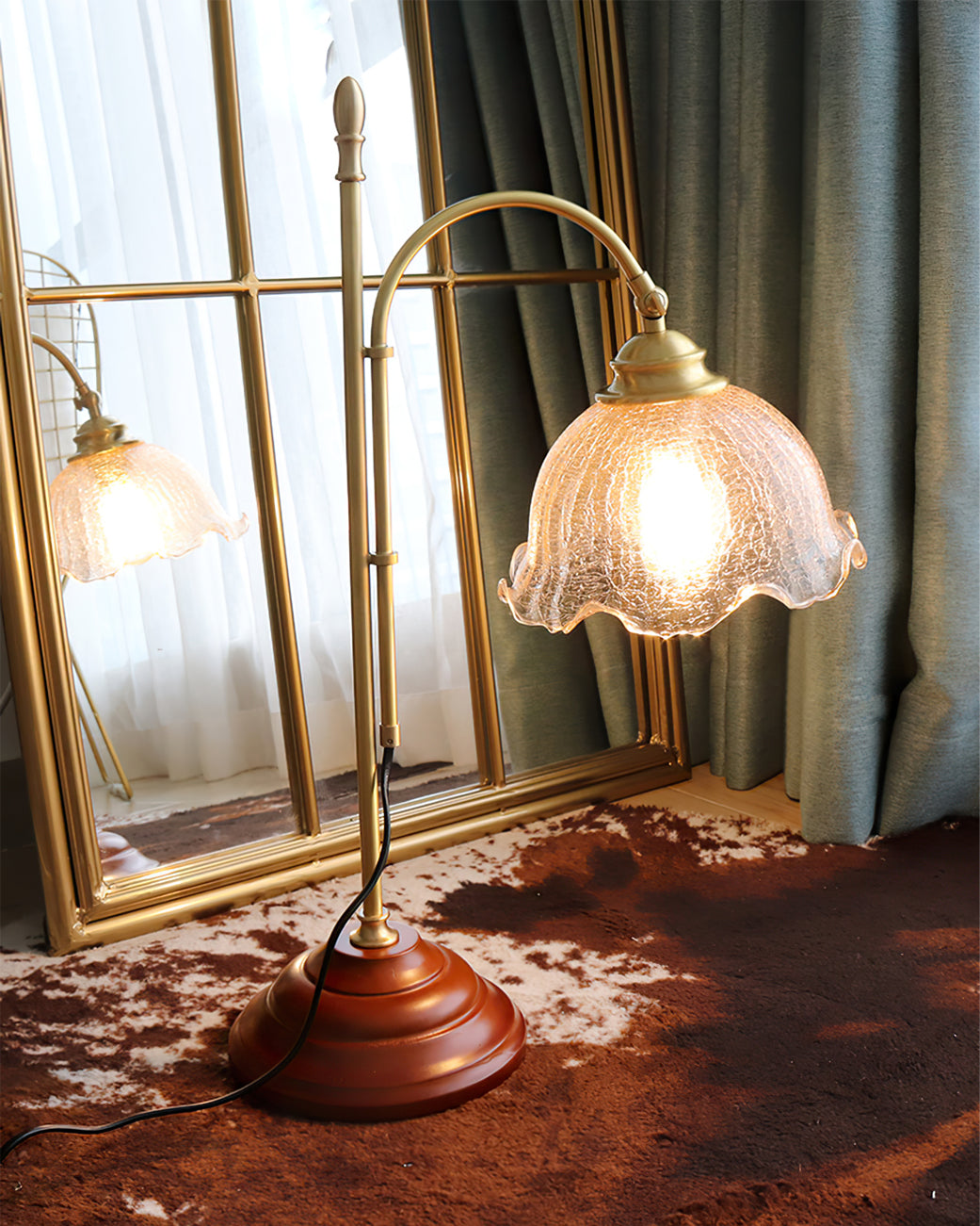 Vintage Table Lamp  Brass Arm With Glass Shade - Product detail 10