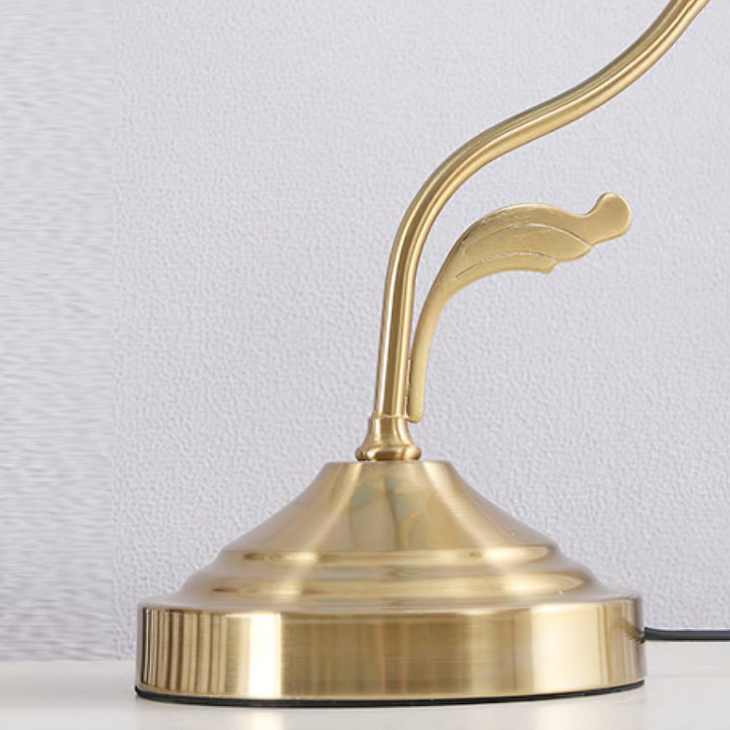 Floral Glass Table Lamp  Brass Frame with Petal Shade - Product detail 7