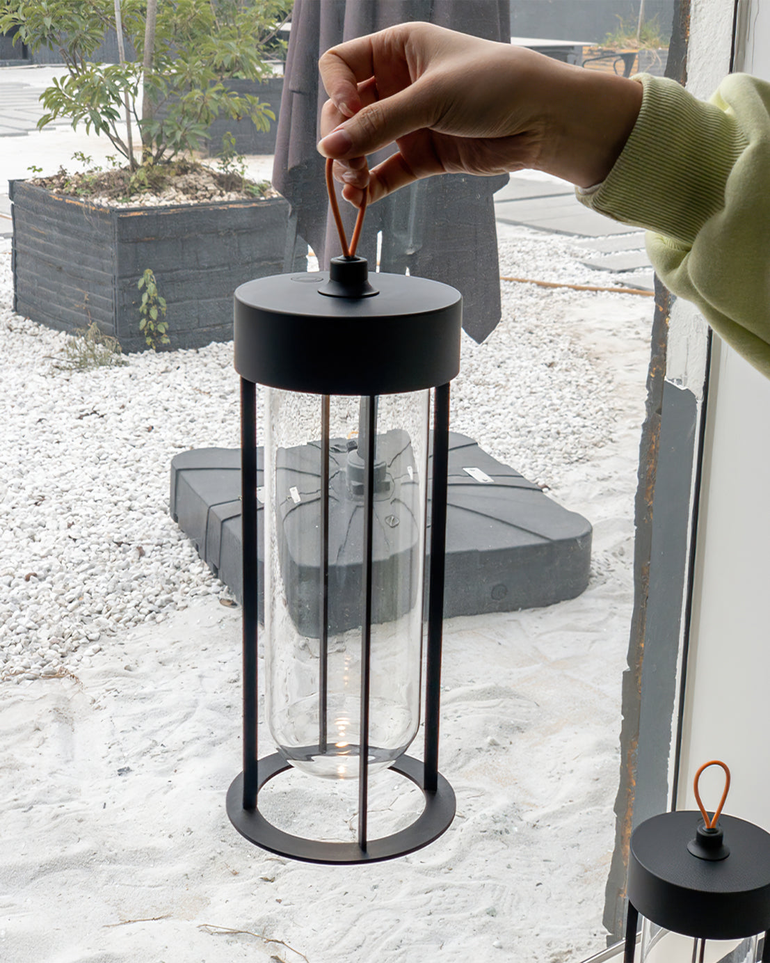 Portable LED Table Lamp  Glass Cylinder Design with Leather Handle - Product detail 13