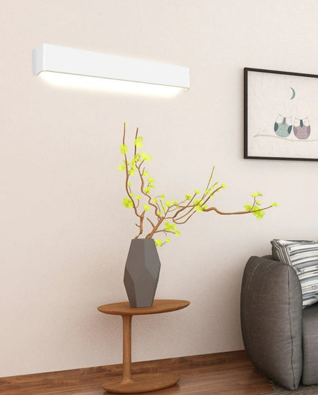 Contemporary LED Wall Lamp  Minimalist Aluminum Design - Product showcase