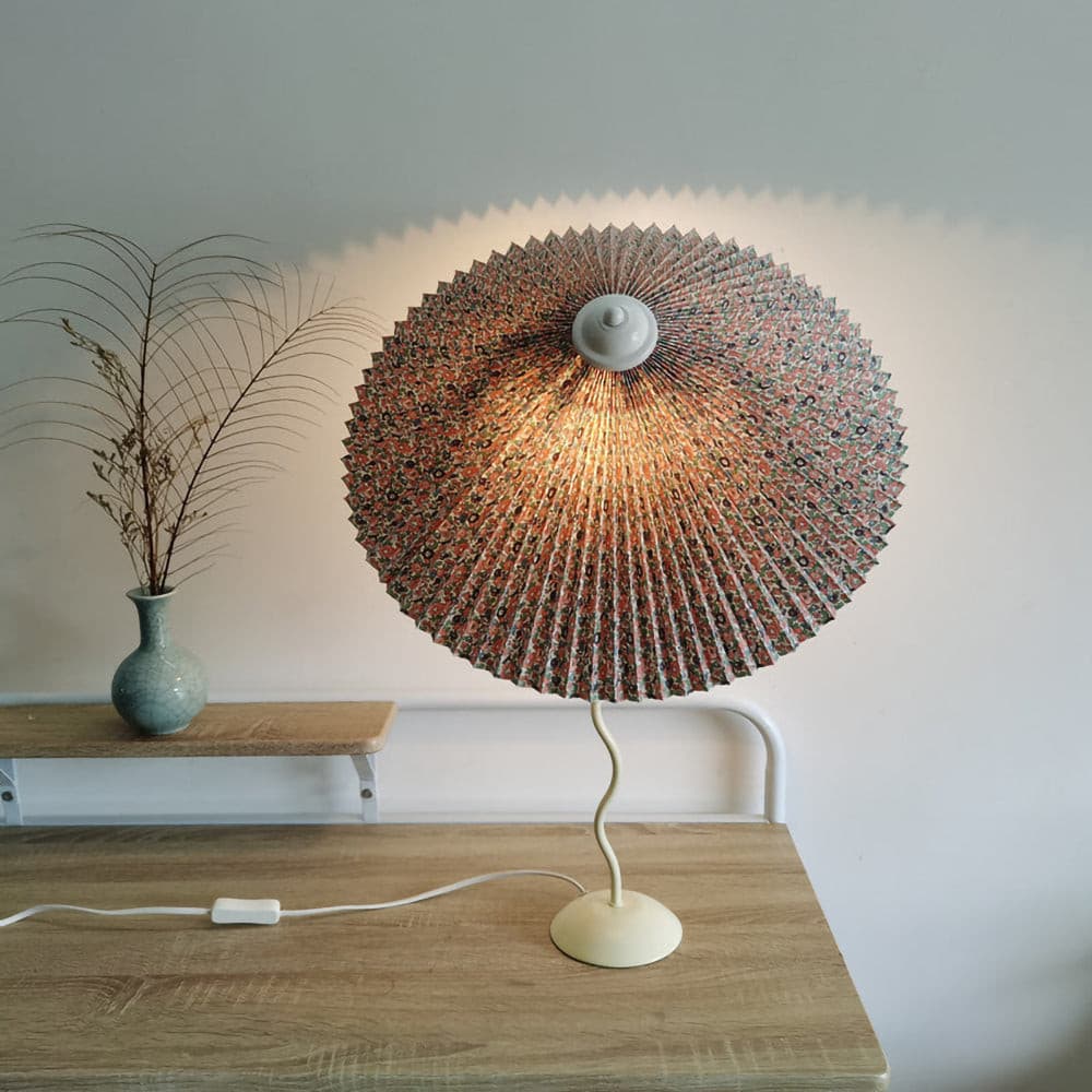 Modern Pleated Table Lamp  Textured Shade Design - Product detail 4