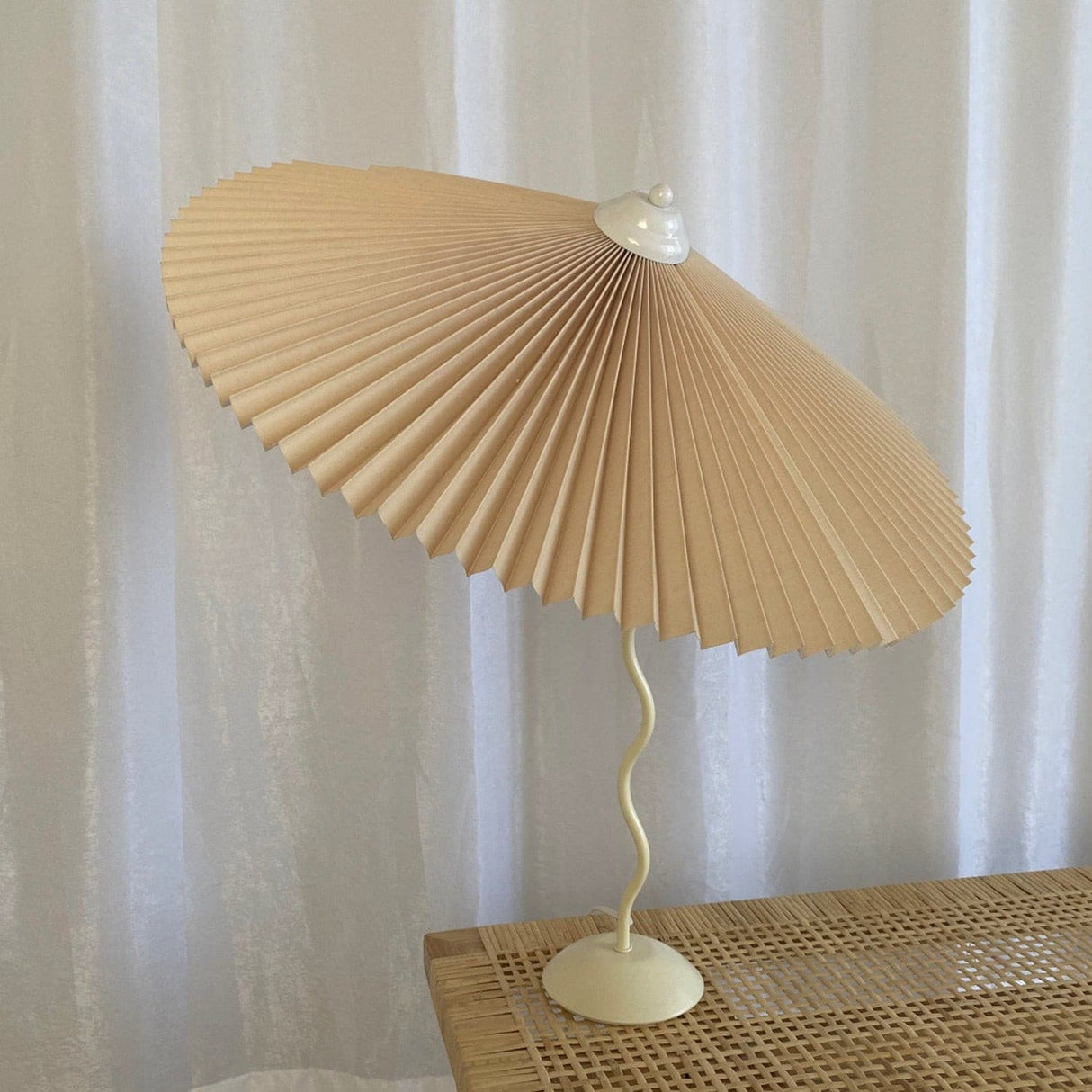Modern Pleated Table Lamp  Textured Shade Design - Product detail 25