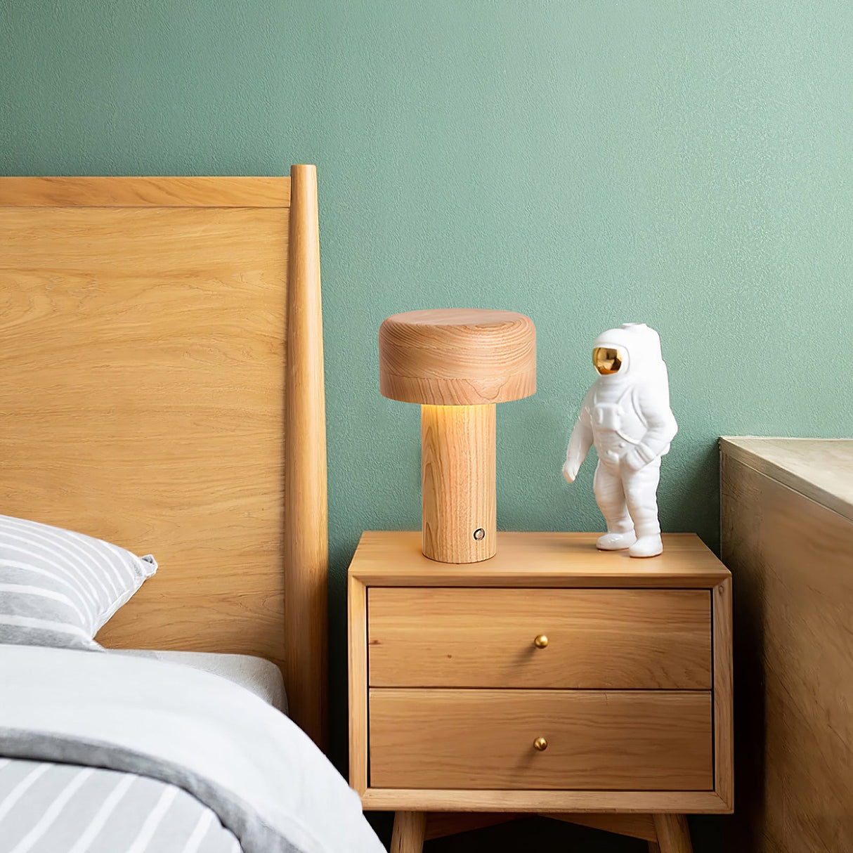 Modern Wooden Table Lamp  Natural Ash Mushroom Design - Product detail 10