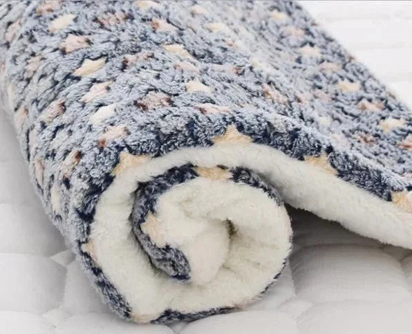 Pet Comfort Blanket  Soft Flannel Star Pattern Design - Detailed view