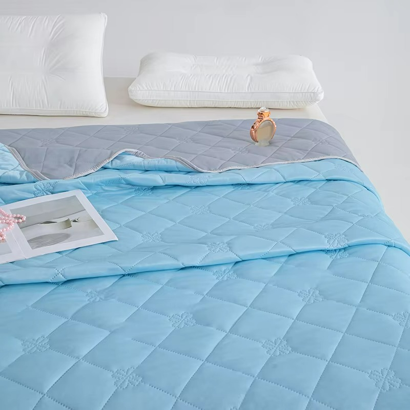 Cooling Summer Comforter  Dual-Sided Temperature Regulating Quilt - Product detail 13