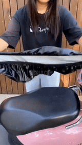 Motorcycle Seat Cover  Universal Elastic Waterproof Leather Design - Detailed view