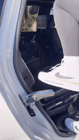 Vehicle Roof Step  Anti-Slip Door Hook Design - Detailed view