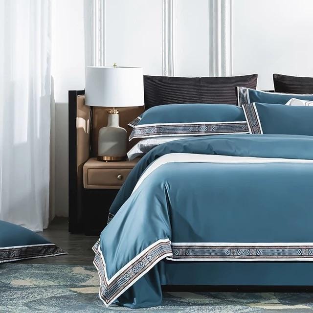 Egyptian Cotton Duvet Set  Premium Bedding With Decorative Border - Detailed view