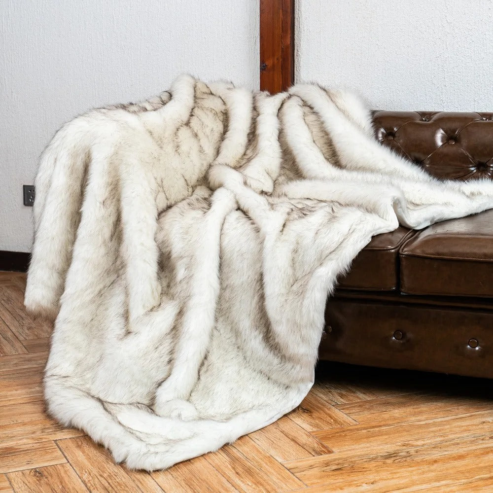 Luxury Faux Fur Throw Blanket  Premium Fox Fur Design - Detailed view