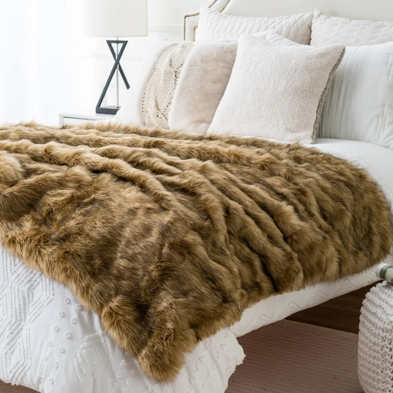 Luxury Faux Fur Throw Blanket  Premium Fox Fur Design - Product detail 4
