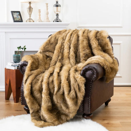 Luxury Faux Fur Throw Blanket  Premium Fox Fur Design - Product detail 8
