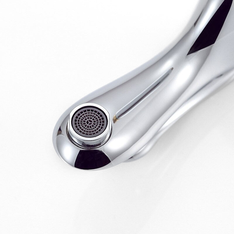 Modern Bathroom Faucet  Chrome Single Handle Design - Detailed view