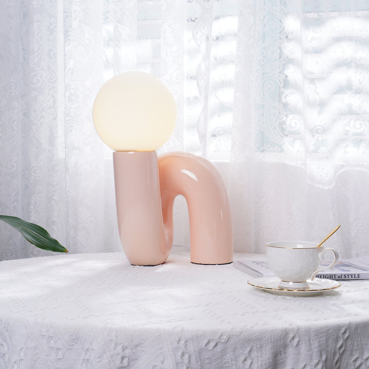Modern Table Lamp  Curved Pink Resin with Glass Globe - Product detail 10